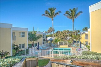 3541 NE Ocean Blvd in Jensen Beach, FL - Building Photo - Building Photo
