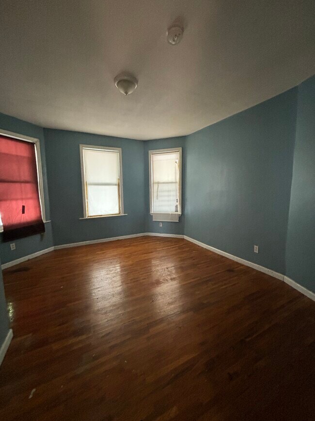 49 N 13th St, Unit 1 in Newark, NJ - Building Photo - Building Photo