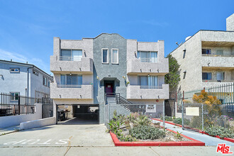 641 N Normandie Ave in Los Angeles, CA - Building Photo - Building Photo