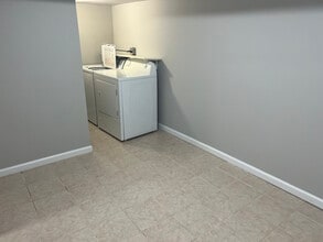 15139 Beverly Dr, Unit A in Philadelphia, PA - Foto de edificio - Building Photo