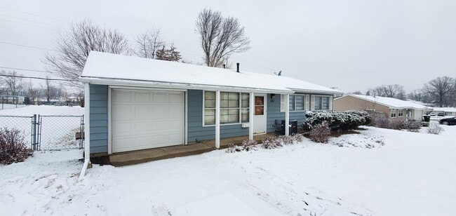182 Jacolyn Dr NW in Cedar Rapids, IA - Building Photo - Building Photo
