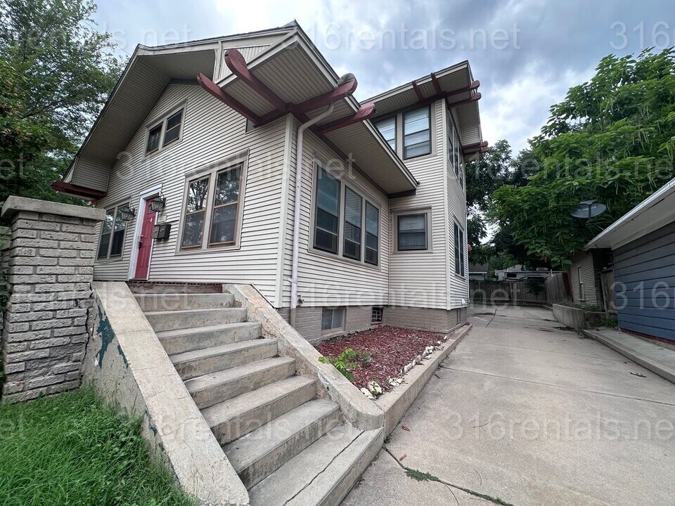 3612 E 2nd St N in Wichita, KS - Building Photo