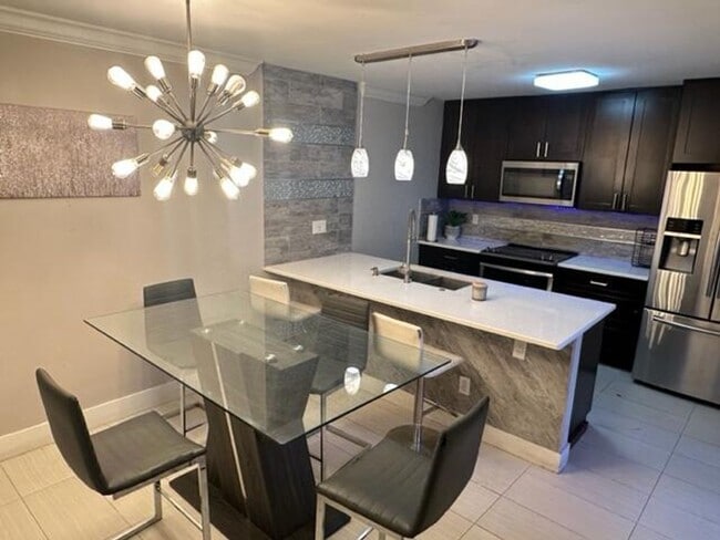 5584 NW 59th Pl in Tamarac, FL - Building Photo - Building Photo