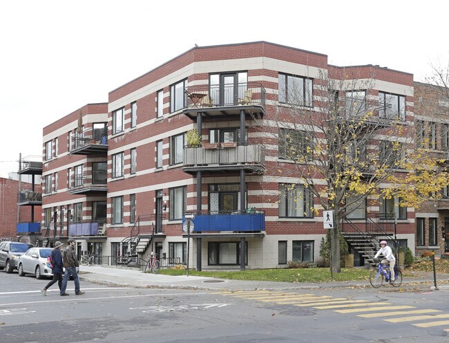 4201-4215 Garnier in Montréal, QC - Building Photo - Primary Photo