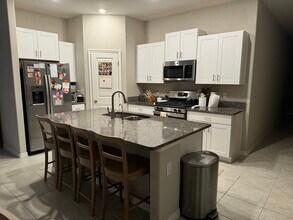 10359 Scarlet Skimmer Dr in Riverview, FL - Building Photo - Building Photo