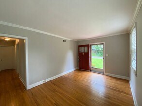 1402 Chelsea St in Winston-Salem, NC - Building Photo - Building Photo