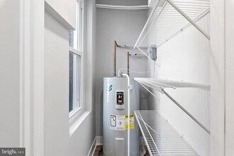 256 S 11th St in Philadelphia, PA - Foto de edificio - Building Photo