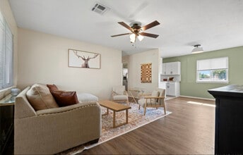 321 NE Elmhurst Ave in Bartlesville, OK - Building Photo - Building Photo
