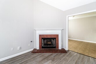 1052 Cross Wood Ln in Cordova, TN - Building Photo - Building Photo