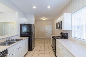 10901 Burnt Mill Rd in Jacksonville, FL - Building Photo - Building Photo