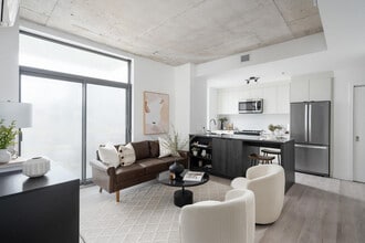 170 René-Lévesque in Montréal, QC - Building Photo - Building Photo