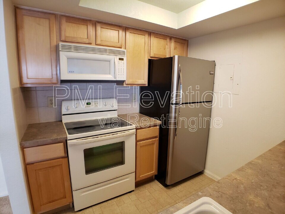9180 E Arbor Cir in Englewood, CO - Foto de edificio