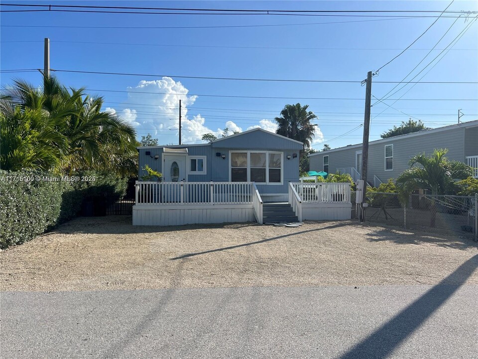 168 Sunset Ln in Tavernier, FL - Building Photo