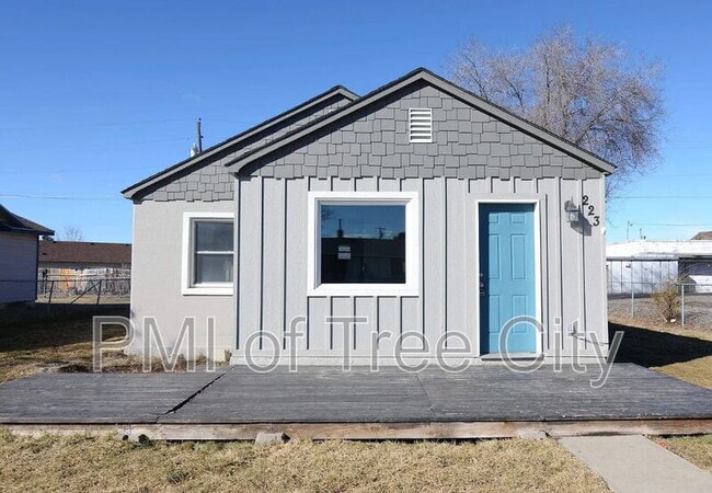 property at 223 N Venice St