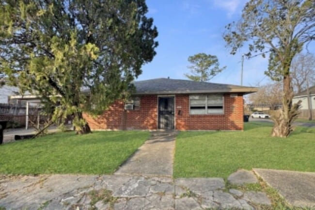 property at 5335 Burgundy St