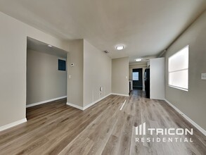 4721 Cresthill Dr in Tampa, FL - Building Photo - Building Photo