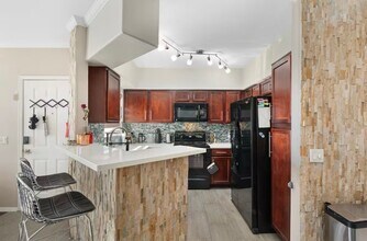 15095 N Thompson Peak Pkwy in Scottsdale, AZ - Foto de edificio - Building Photo