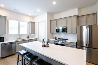 THE ONE-AUBURN in Auburn, AL - Foto de edificio - Building Photo