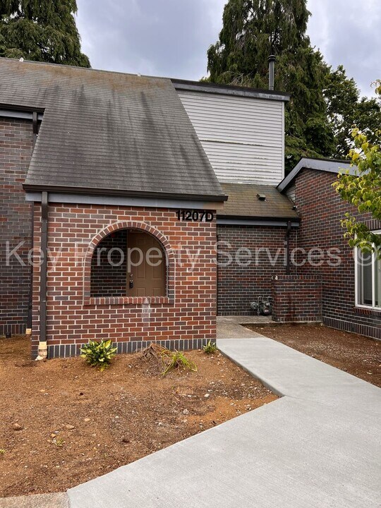 11207 NE 49th St in Vancouver, WA - Building Photo