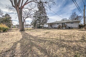 1700 Patterson Rd in Florissant, MO - Building Photo - Building Photo