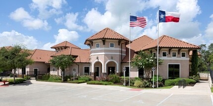 Ladera Apartment Homes in Austin, TX - Foto de edificio - Building Photo