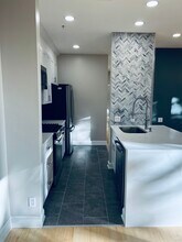 182 Gay St, Unit 301 in Philadelphia, PA - Building Photo - Building Photo
