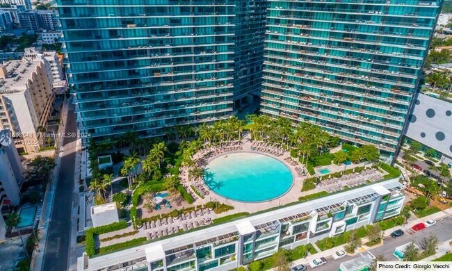 650 NE 32nd St, Unit 3408 in Miami, FL - Foto de edificio - Building Photo