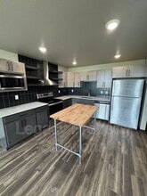 220 E Greenfield Ln in Bismarck, ND - Building Photo - Building Photo