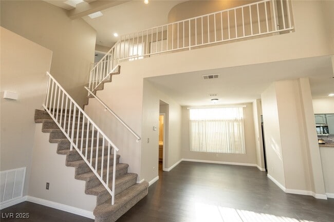 property at 7528 Holloran Ct