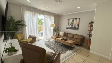 5440 NW 107th Ave in Doral, FL - Building Photo - Building Photo