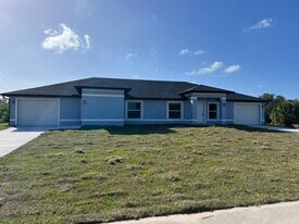 374 Compese Ave S in Lehigh Acres, FL - Building Photo