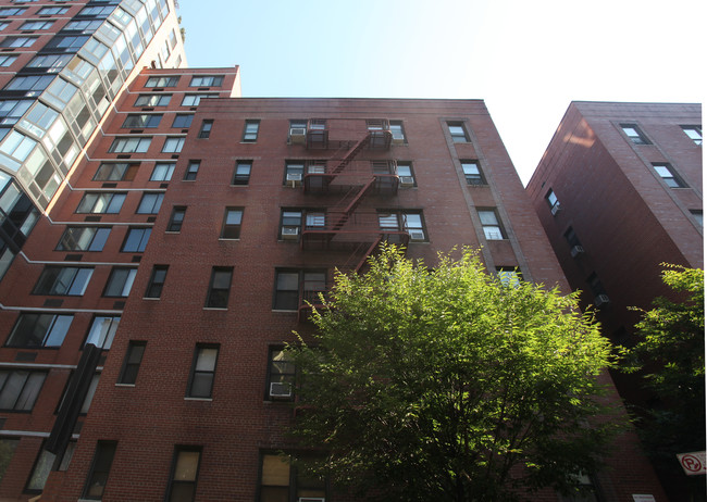 205 W 95th St in New York, NY - Building Photo - Building Photo