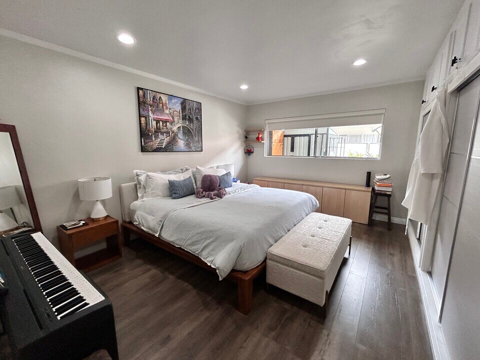 800 N Eucalyptus Ave, Unit 108 in Inglewood, CA - Building Photo