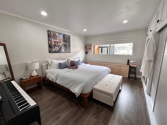 property at 800 N Eucalyptus Ave