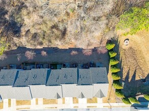 3232 Tarian Way in Decatur, GA - Foto de edificio - Building Photo