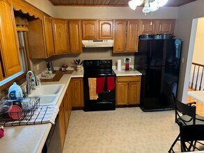51 Gleason Dr in Iowa City, IA - Building Photo - Building Photo