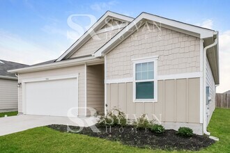 13408 Arthur Vandenburg Way in Manor, TX - Building Photo - Building Photo