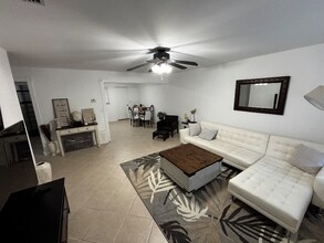 7623 Overlook Rd in Lantana, FL - Building Photo - Building Photo
