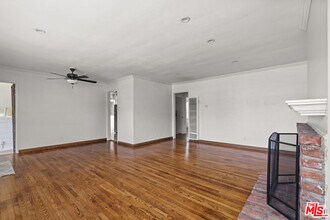 2421 Cloy Ave in Los Angeles, CA - Building Photo - Building Photo