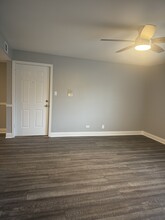 Dream Comfort Properties in Chicago Ridge, IL - Building Photo - Building Photo