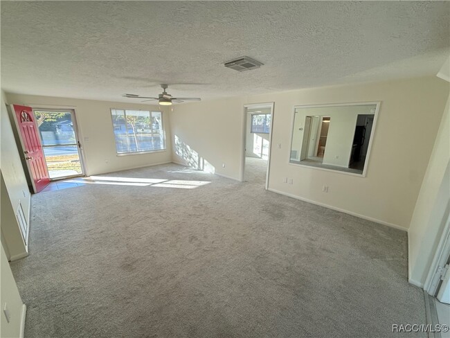 9340 N Citrus Springs Blvd in Citrus Springs, FL - Building Photo - Building Photo