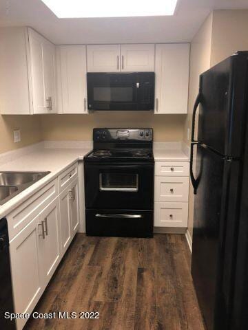 1076 Ellen Ct