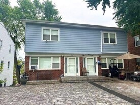 312 Edwards Pl in Yonkers, NY - Building Photo