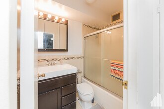777 N Michigan Ave, Unit #  01908 in Chicago, IL - Building Photo - Building Photo