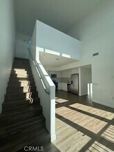 5750 Hollywood Blvd, Unit 737 in Los Angeles, CA - Building Photo - Building Photo
