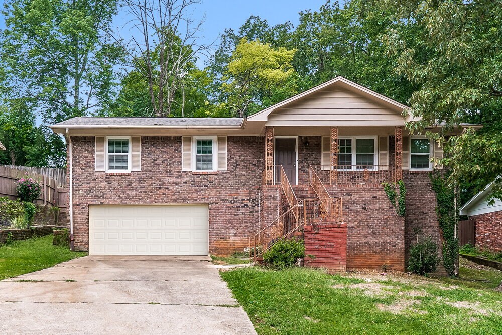 904 Glenvalley Dr in Birmingham, AL - Building Photo