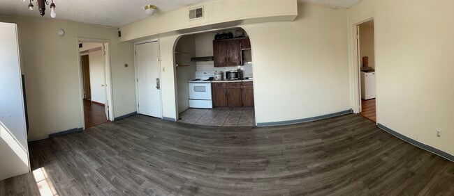 4209 Broadway Ave, Unit 4209 Broadway Ave. 404