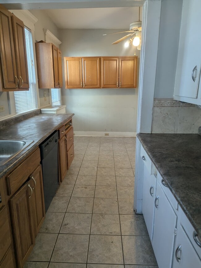 64 Stanley St, Unit 1 in New Haven, CT - Building Photo - Building Photo