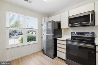 2844 Yarling Ct in Falls Church, VA - Building Photo - Building Photo