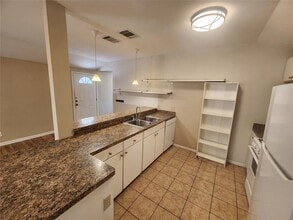 608 1/2 Genard St in Austin, TX - Building Photo - Building Photo